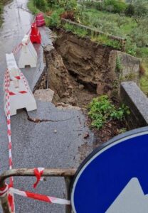 Forti piogge nel Messinese, esondano torrenti, zone isolate