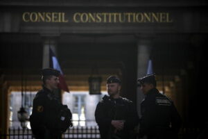 Francia, bocciato anche il secondo referendum su pensioni