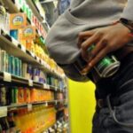 Comiso, preso il ladro che rubava dagli scaffali del supermercato