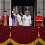 La famiglia reale sul balcone, suggello all'incoronazione