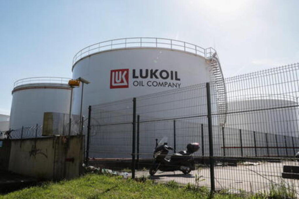 Siracusa, finisce l&rsquo;era di Lukoil: Goi Energy nuova proprietaria Isab