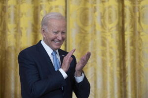 Usa, Biden: spero in un accordo equo per gli sceneggiatori