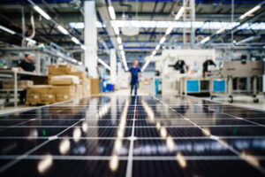 Cala la produzione dell'industria, -0,6% a marzo