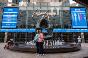 Borsa: Hong Kong positiva, apre a +0,41%