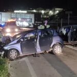 Scontro tra due auto, una donna morta e 3 feriti