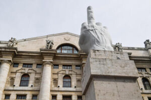 Borsa: Milano chiude in rialzo, +0,92%