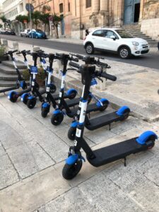 Chi mi rimborsa l’abbonamento ai monopattini a Ragusa?