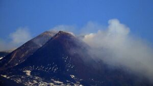 Etna, allerta rossa, si teme imminente eruzione