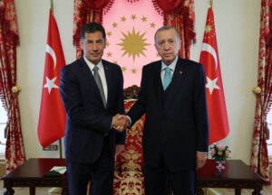 Turchia: Ogan sosterrà Erdogan al ballottaggio