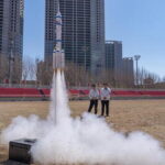 Cina invia il suo primo astronauta civile nello spazio