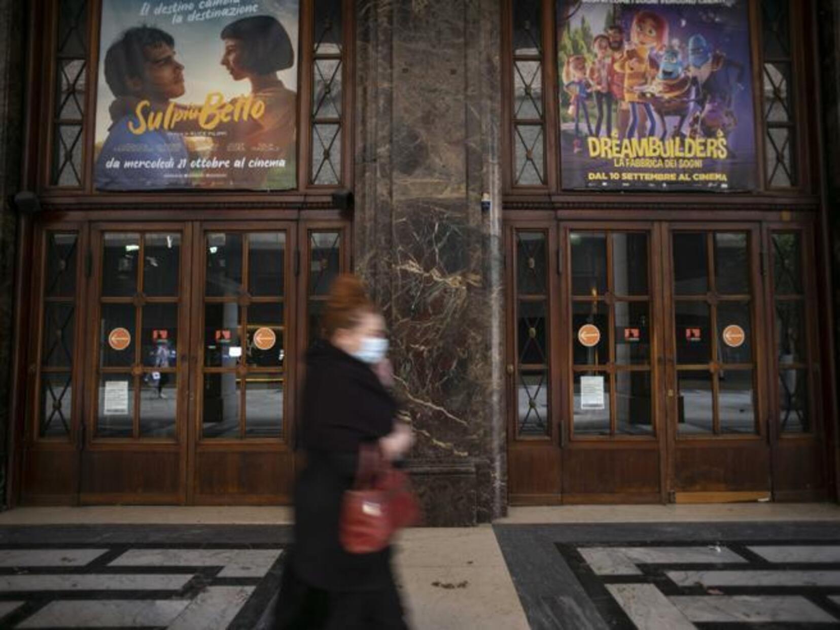 Chiude lo storico cinema Odeon a Milano. Diventa un centro commerciale Chiude lo storico cinema Odeon a Milano. Diventa un centro commerciale