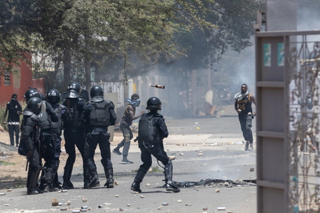 Senegal, scontri per la condanna di Sonko: almeno nove morti Senegal, scontri per la condanna di Sonko: almeno nove morti