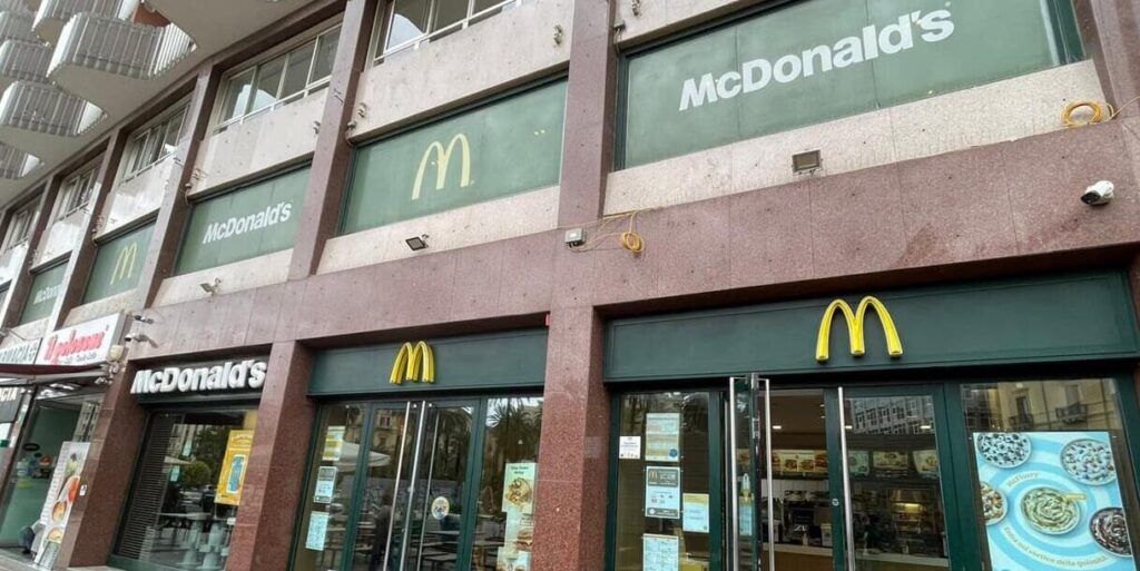 Mc Donald&rsquo;s chiude al Politeama dopo 25 anni