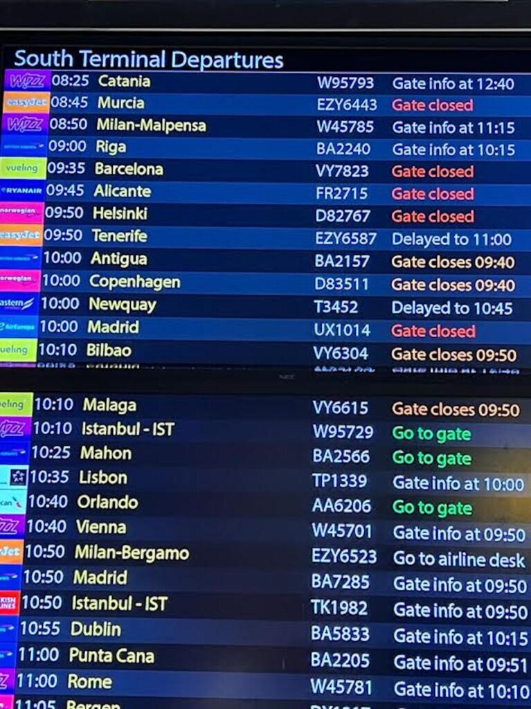 Le sei ore di ritardo del volo Londra-Catania