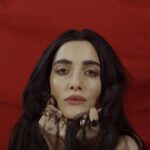 Levante torna bruna e lancia “Canzone d’estate”