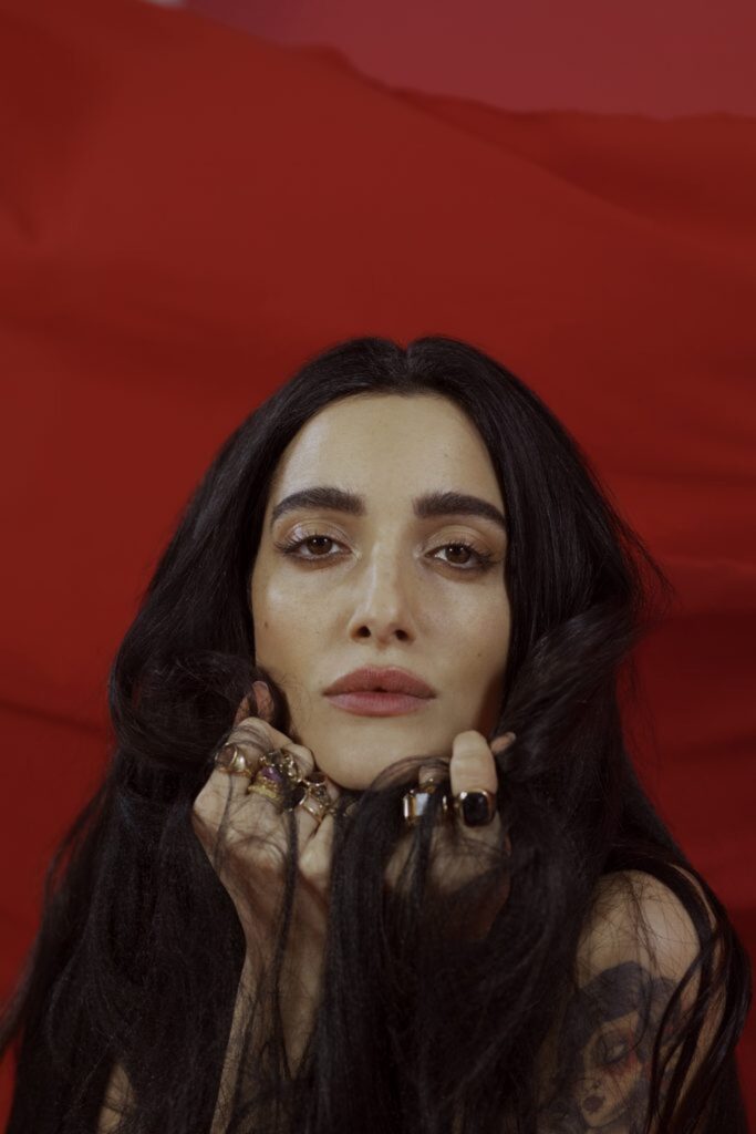 Levante torna bruna e lancia &ldquo;Canzone d&rsquo;estate&rdquo;