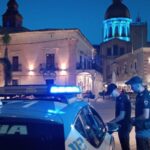 A Comiso il tunisino che prende a calci le pompe di benzina