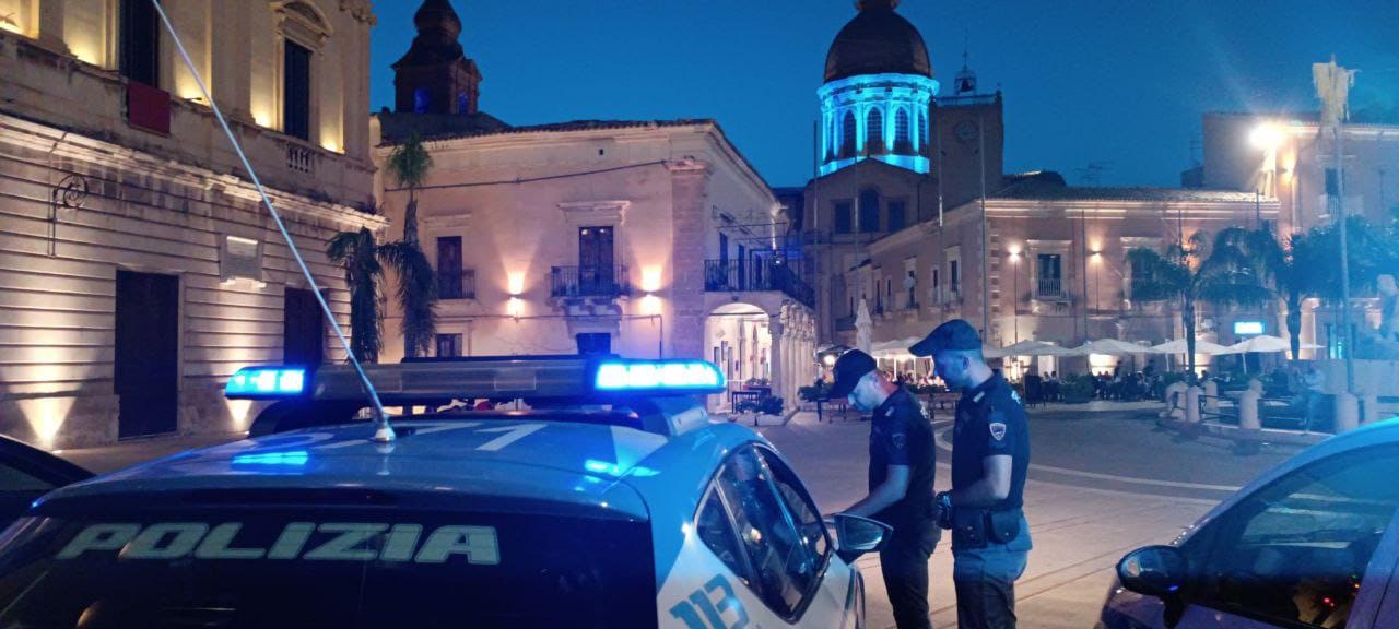 A Comiso il tunisino che prende a calci le pompe di benzina