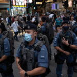 Hong Kong mette una taglia su 8 attivisti pro-democrazia