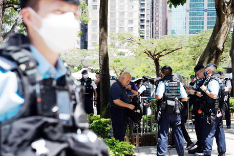 Hong Kong, ‘gli attivisti ricercati dovrebbero arrendersi’