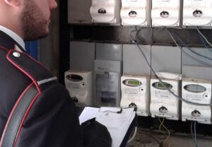Furto energia elettrica e ricettazione, due arresti
