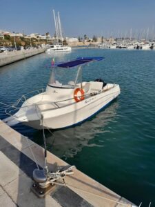 Marina di Ragusa, mi hanno rubato la barca