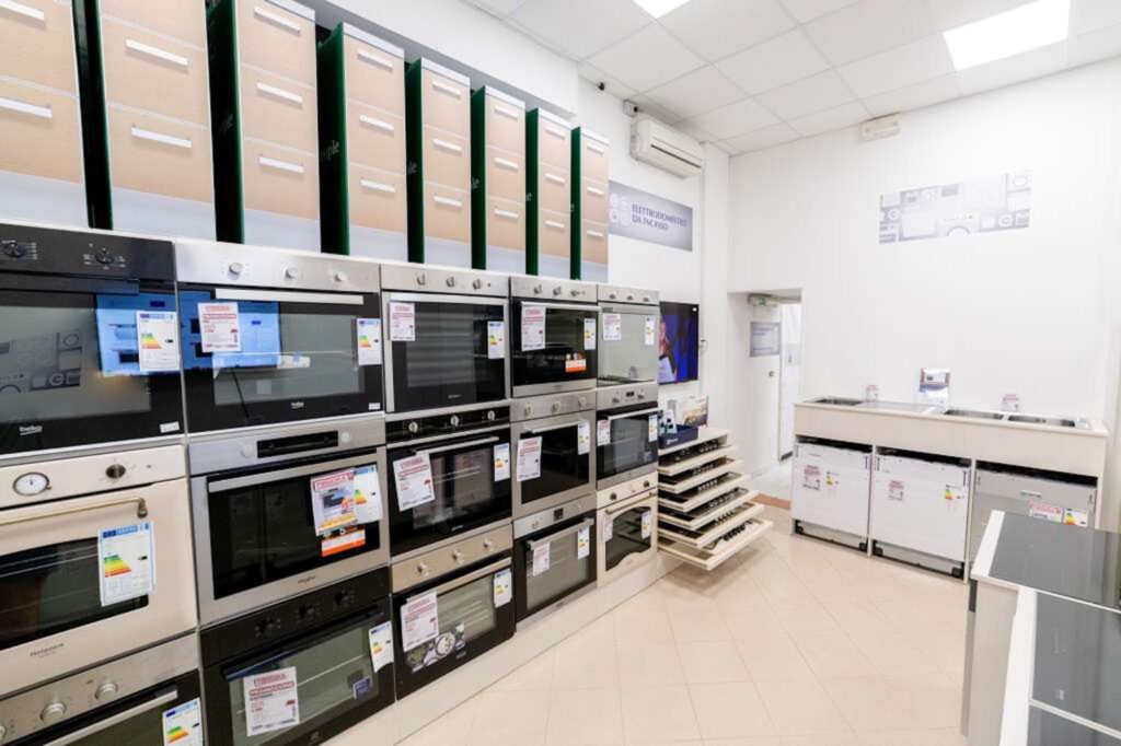 Rumeno ruba un forno, preso