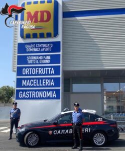 Uomo e donna di Ragusa rubano Tv a Pozzallo, presi