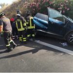 Incidente a Coffa, automobilista intrappolato nell'auto