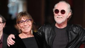 Celebrati i funerali di Alessandra Gobbi, moglie di De Gregori