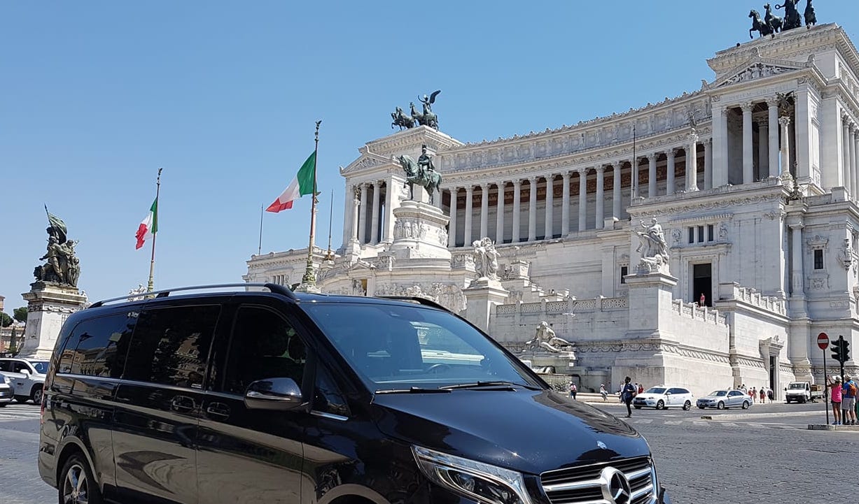 Facevano i tassisti a Roma con licenza presa a Comiso