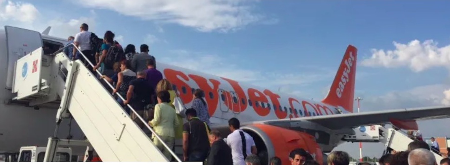 Easyjet: 12 ore di attesa prima di imbarcarsi sul volo da Comiso