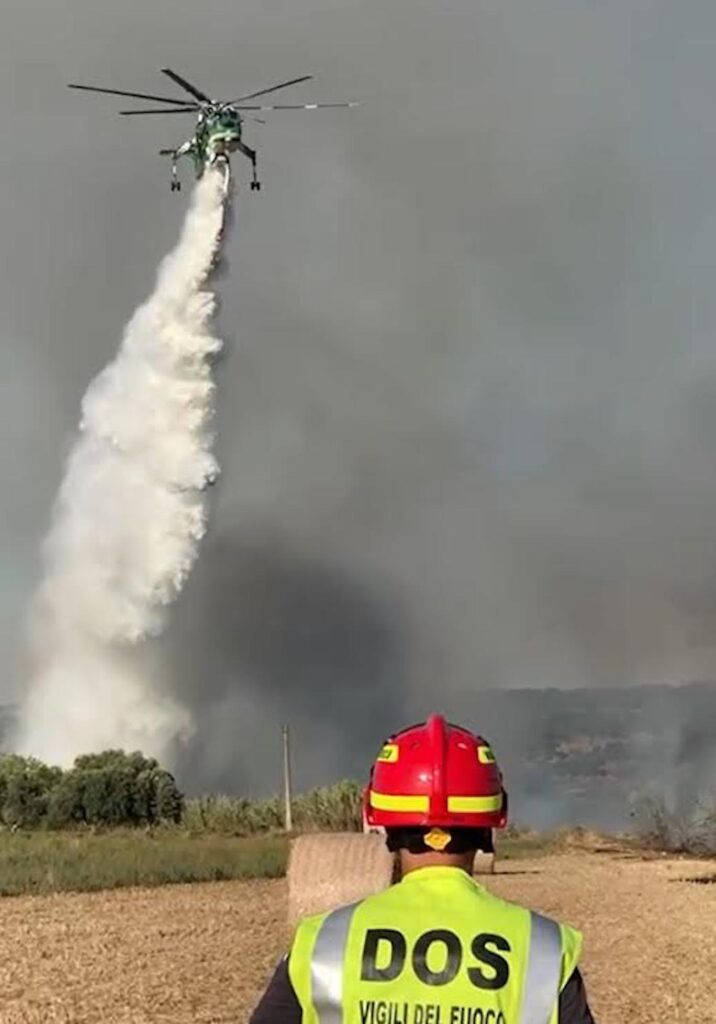 Grande incendio vicino un Resort in contrada Piombo