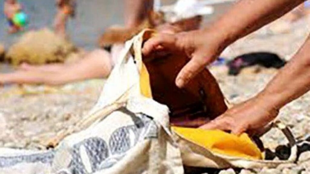 Furti in spiaggia a Sampieri, segnalati diversi episodi