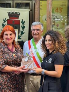 Giarratana, premiata cipolla di 3 chili d 300 grammi