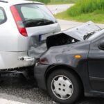 Incidente, sacerdote tampona militare