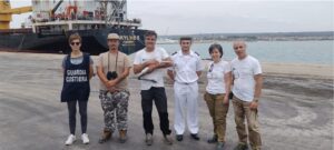 Soccorso nel fenicottero nel porto di Pozzallo