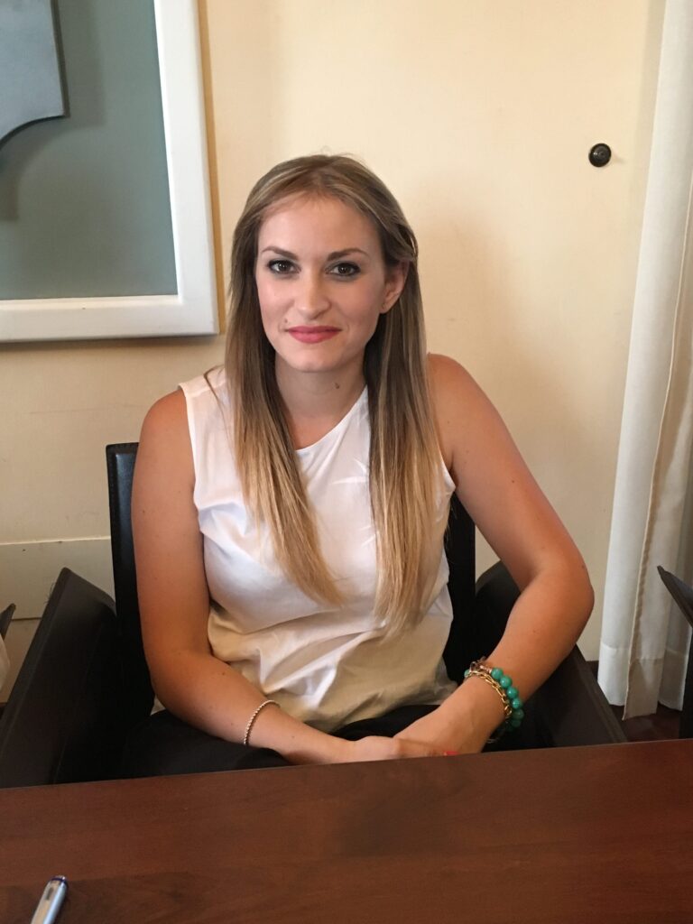 Pozzallo, pretende posto di lavoro e schiaffeggia assessore Stella Morana