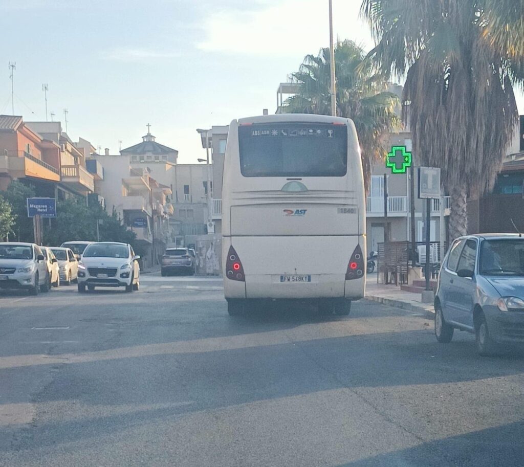 Pozzallo, i disservizi Ast per gli studenti che vanno a scuola a Ispica