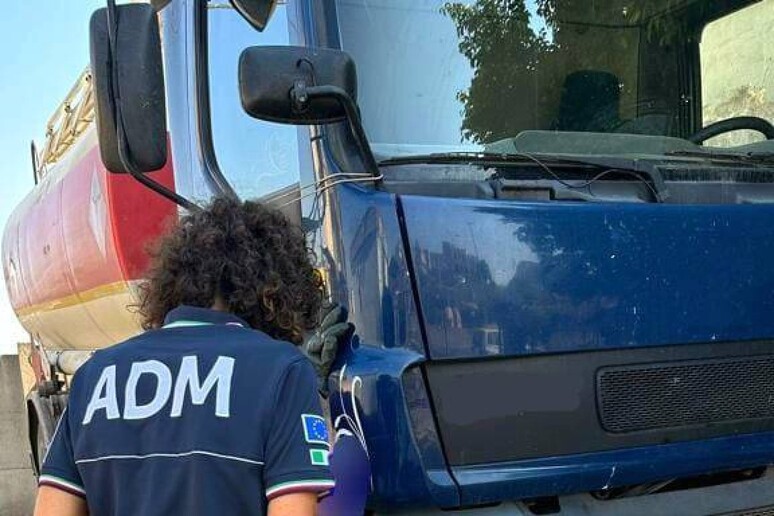 Adm, evasione fiscale da 9,4 milioni con benzina agricola