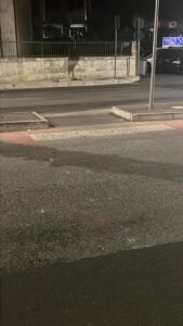 Ragusa, viale delle Americhe, manca la segnaletica orizzontale!