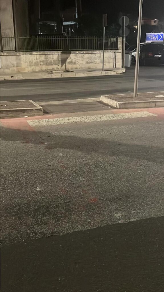 Ragusa, viale delle Americhe, manca la segnaletica orizzontale!