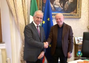 Migranti: sindaco Pozzallo, ok accoglienza ma regolarizzare