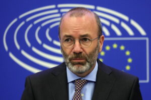 Weber, 'sui migranti i populisti beneficiano dalla paura'