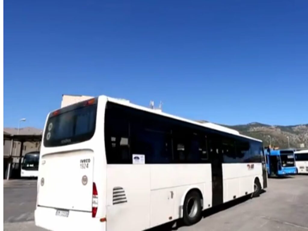 L'Ast e l'incubo di un servizio affidato ancora per due anni