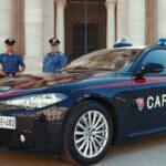 Trova portafoglio con 500 euro e lo porta ai carabinieri