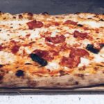 Riapre pizzeria senza licenza: chiuso locale