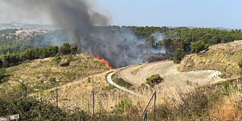 Incendio ieri tra Chiaramonte Gulfi e Monterosso Almo