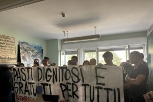 'Mensa cara e scadente', studenti occupano sede Ersu a Palermo