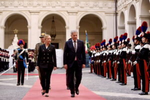 Meloni boccia prelievo sui conti correnti, 'non se ne parla'
